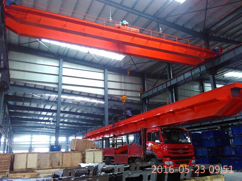 汽车制造行业LH25t双梁桥式起重机